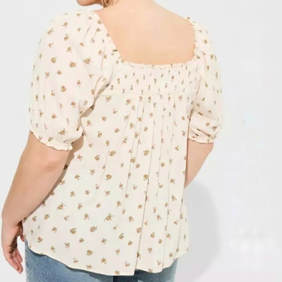 Torrid, Washable Gauze Ivory Ditsy Floral Dew Smocked Yoke Peasant Top SZ 1X - Picture 12 of 12